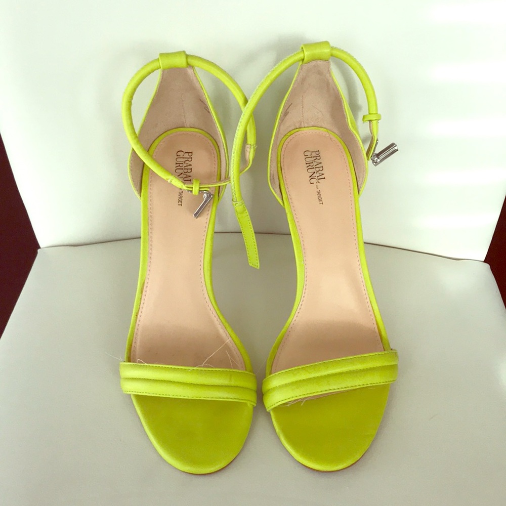 Bundle! Trendsetter neon yellow open toe pumps/Bag